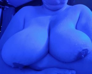 APW1978's Boobs image