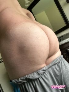 Alwayshorny8989's Ass image