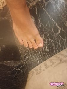 Dkntkfkf's Legs image
