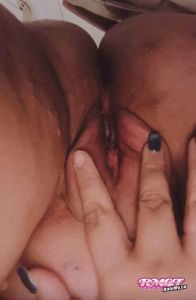 MissBigJugs's Pussy image