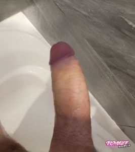 Captainpoutine22's Cock image