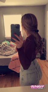 DemiLinke's Ass image