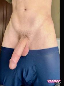 Hanginout's Cock image