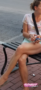 Hotlittlewife's Legs image