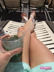 Hotlittlewife's Legs image