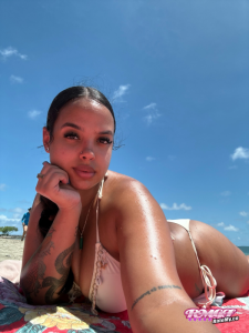 Madwavy's Boobs image