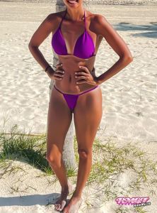 Sexybeachgirl69's Legs image