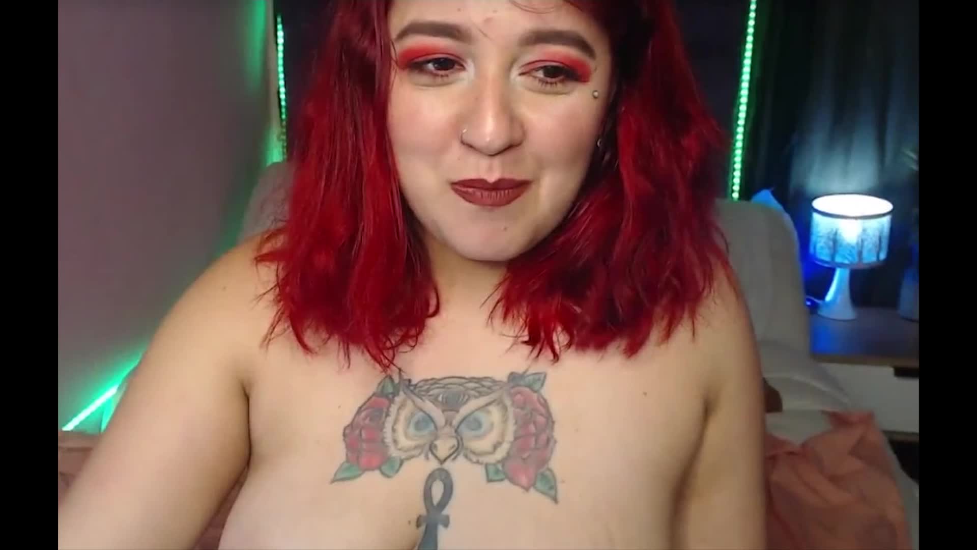 camgirl reacts to my photos #2 (homemade video)