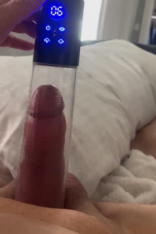 Watch it grow…fills the pump. Feels so good (homemade video)